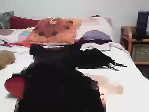 Snapshot of SissyCan chatting on March 10, 2:05 am SissyCan online show from March 10, 2:05 am