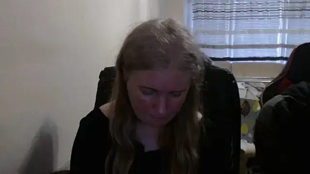 PeterAndJen online show from April 4, 5:54 pm