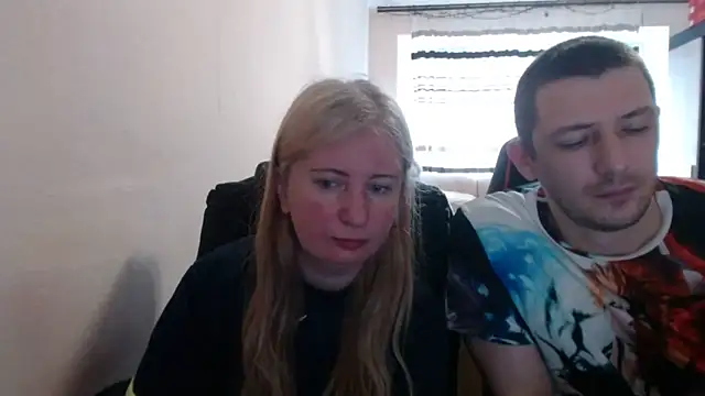 PeterAndJen online show from June 3, 6:38 am
