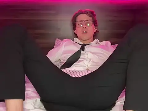 mcklister kinky feets online show from March 6, 9:50 am