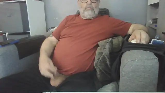 Snapshot of Naturistmale45 chatting on April 19, 11:53 am Naturistmale45 online show from April 19, 11:53 am