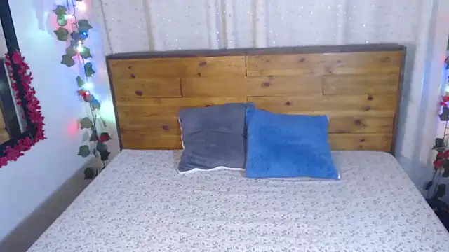 NikkieMilky online show from March 18, 1:31 am