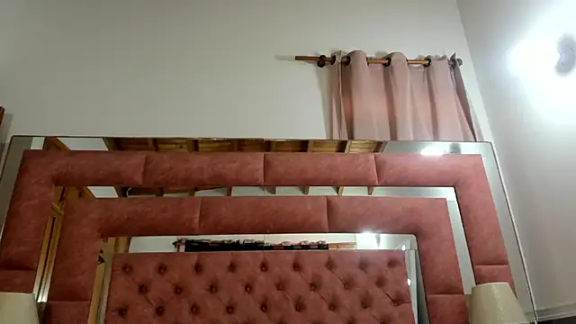 Snapshot of briana_wonder69xxx chatting on October 31, 3:35 pm briana wonder69xxx online show from October 31, 3:35 pm