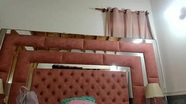 Snapshot of briana_wonder69xxx chatting on November 11, 3:23 pm briana wonder69xxx online show from November 11, 3:23 pm