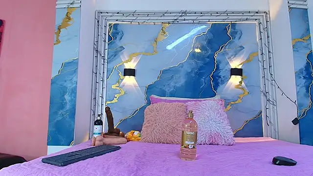 Snapshot of lorrayne_ chatting on January 16, 12:09 pm lorrayne online show from January 16, 12:09 pm