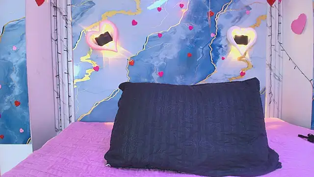 Snapshot of lorrayne_ chatting on February 19, 12:12 pm lorrayne online show from February 19, 12:12 pm