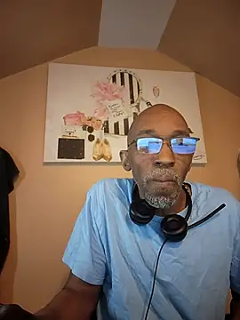 Lonelynudist59 online show from March 13, 11:28 am