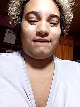 Hilarybunnyy online show from February 1, 8:07 pm