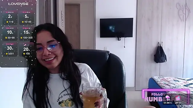 numberfav8 online show from December 8, 10:03 pm