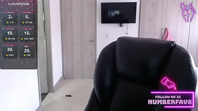 numberfav8 online show from January 6, 10:26 pm