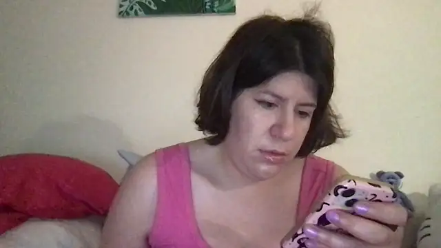 Snapshot of HYPHYtype chatting on February 26, 9:14 pm HYPHYtype online show from February 26, 9:14 pm