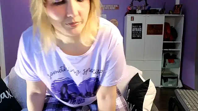 olisunny5 online show from April 7, 7:58 pm