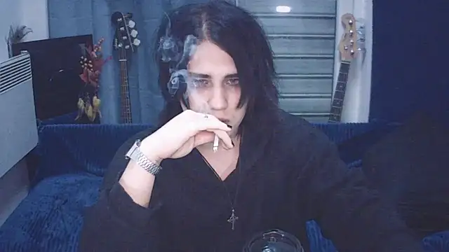 Snapshot of sademobeer chatting on May 9, 7:41 pm sademobeer online show from May 9, 7:41 pm