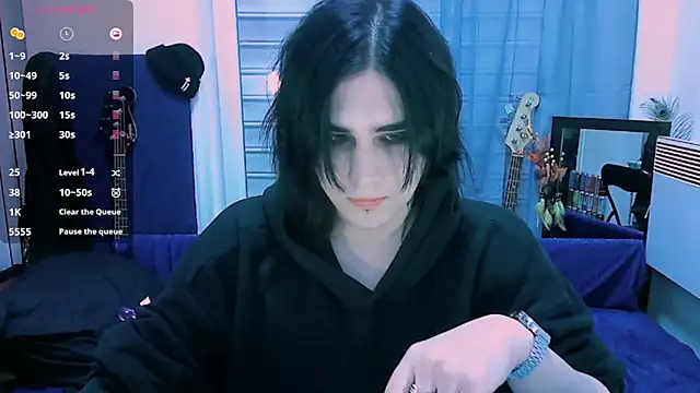 Snapshot of sademobeer chatting on June 1, 3:36 pm sademobeer online show from June 1, 3:36 pm