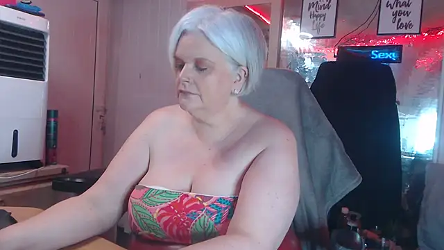 sexychazza16 online show from February 11, 7:52 pm