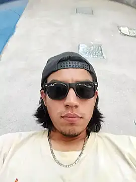 AlexAlejandro13 online show from May 22, 8:36 pm