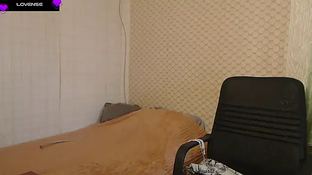 Janiffer MiMi online show from March 27, 2:17 pm