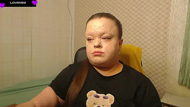 Janiffer MiMi online show from April 4, 2:03 pm