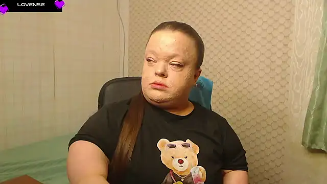 Janiffer MiMi online show from April 18, 4:44 pm