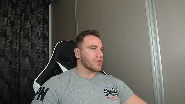 Thori92 online show from March 6, 5:09 pm