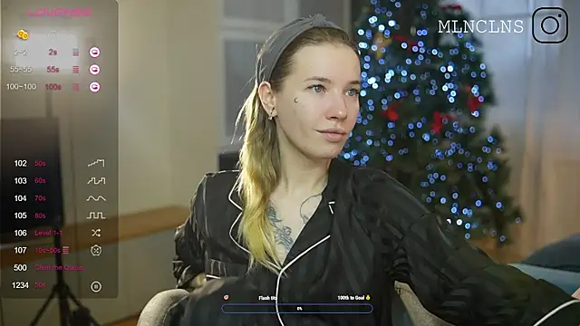 melanielwithu online show from December 17, 7:47 am