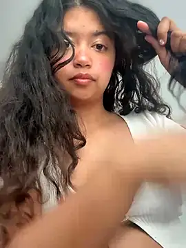 Peach Girll online show from May 28, 2:25 pm
