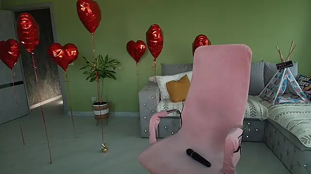 Cuddle Cat online show from June 1, 5:31 am