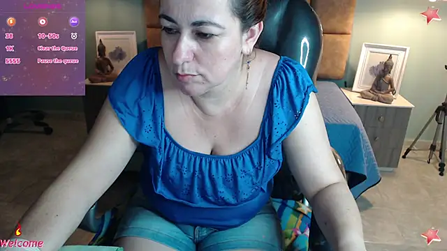 Barbiegomez online show from February 6, 3:16 am