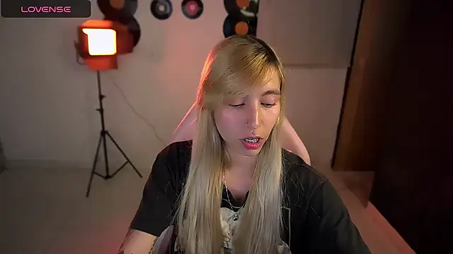 Saucy Jenn online show from March 29, 2:55 am