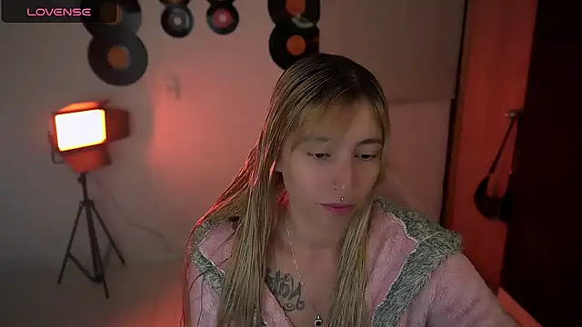 Saucy Jenn online show from April 16, 3:40 am