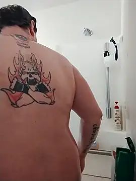 Snapshot of JGRisk chatting on February 23, 3:31 pm JGRisk online show from February 23, 3:31 pm