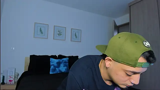 alejandro calderon1 online show from December 21, 1:57 am