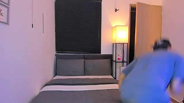 alejandro calderon1 online show from April 19, 4:23 am