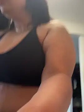 MeghanXO online show from October 3, 2:36 pm