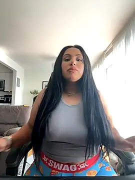 MeghanXO online show from October 11, 6:17 pm