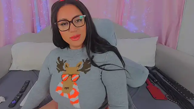 MeghanXO online show from December 2, 4:02 pm