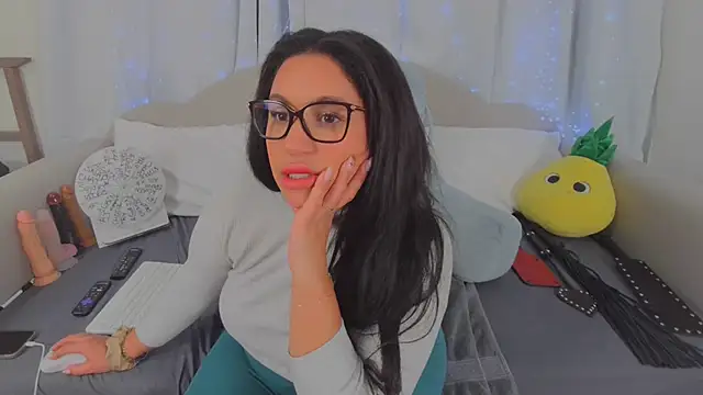 MeghanXO online show from February 9, 4:38 am