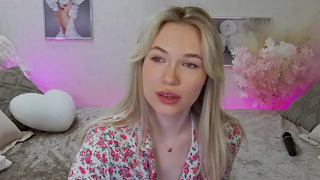 Veronika Mitchel online show from March 17, 1:46 am