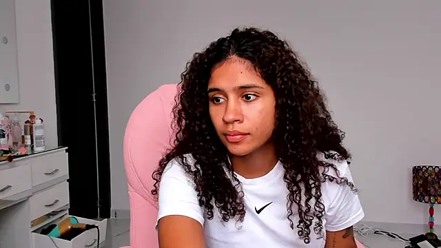 stormyy  online show from October 17, 9:39 pm