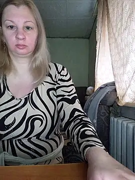 BustyBlond online show from February 14, 5:59 am