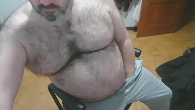 mikeyhotbear online show from November 20, 7:30 am