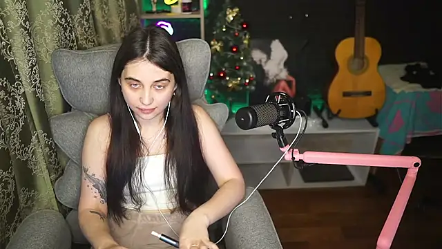 delicatedBailey online show from January 9, 3:37 pm