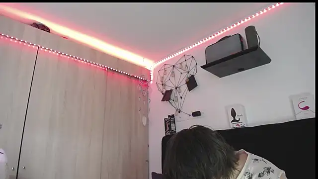 Santiago kiler online show from March 5, 6:15 pm