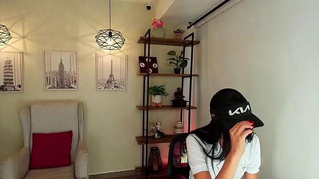 Snapshot of Sassy--Girl chatting on February 11, 6:13 pm Sassy--Girl online show from February 11, 6:13 pm