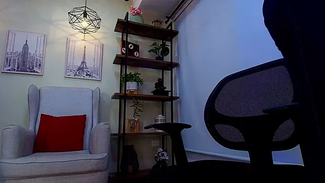 Snapshot of Sassy--Girl chatting on February 18, 6:26 pm Sassy--Girl online show from February 18, 6:26 pm