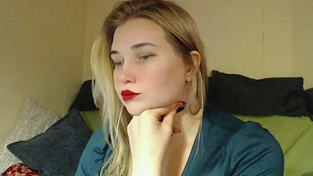 mmmPinUpGirl online show from October 8, 6:05 pm