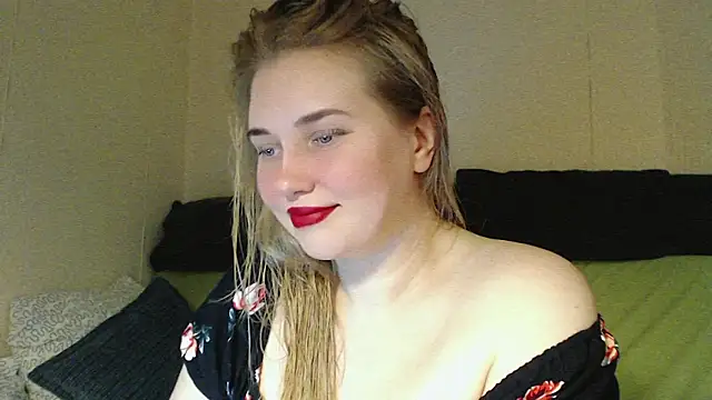 mmmPinUpGirl online show from January 13, 6:13 pm