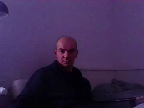 Snapshot of BadRec40 chatting on February 15, 3:09 pm BadRec40 online show from February 15, 3:09 pm