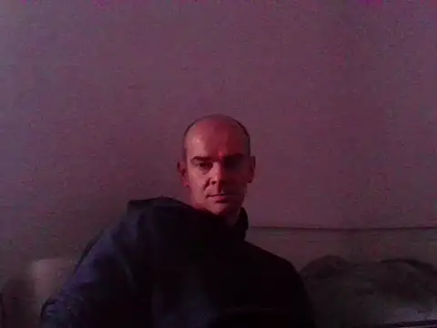 Snapshot of BadRec40 chatting on February 21, 3:24 pm BadRec40 online show from February 21, 3:24 pm