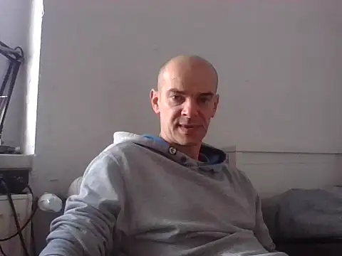 Snapshot of BadRec40 chatting on April 30, 4:02 pm BadRec40 online show from April 30, 4:02 pm